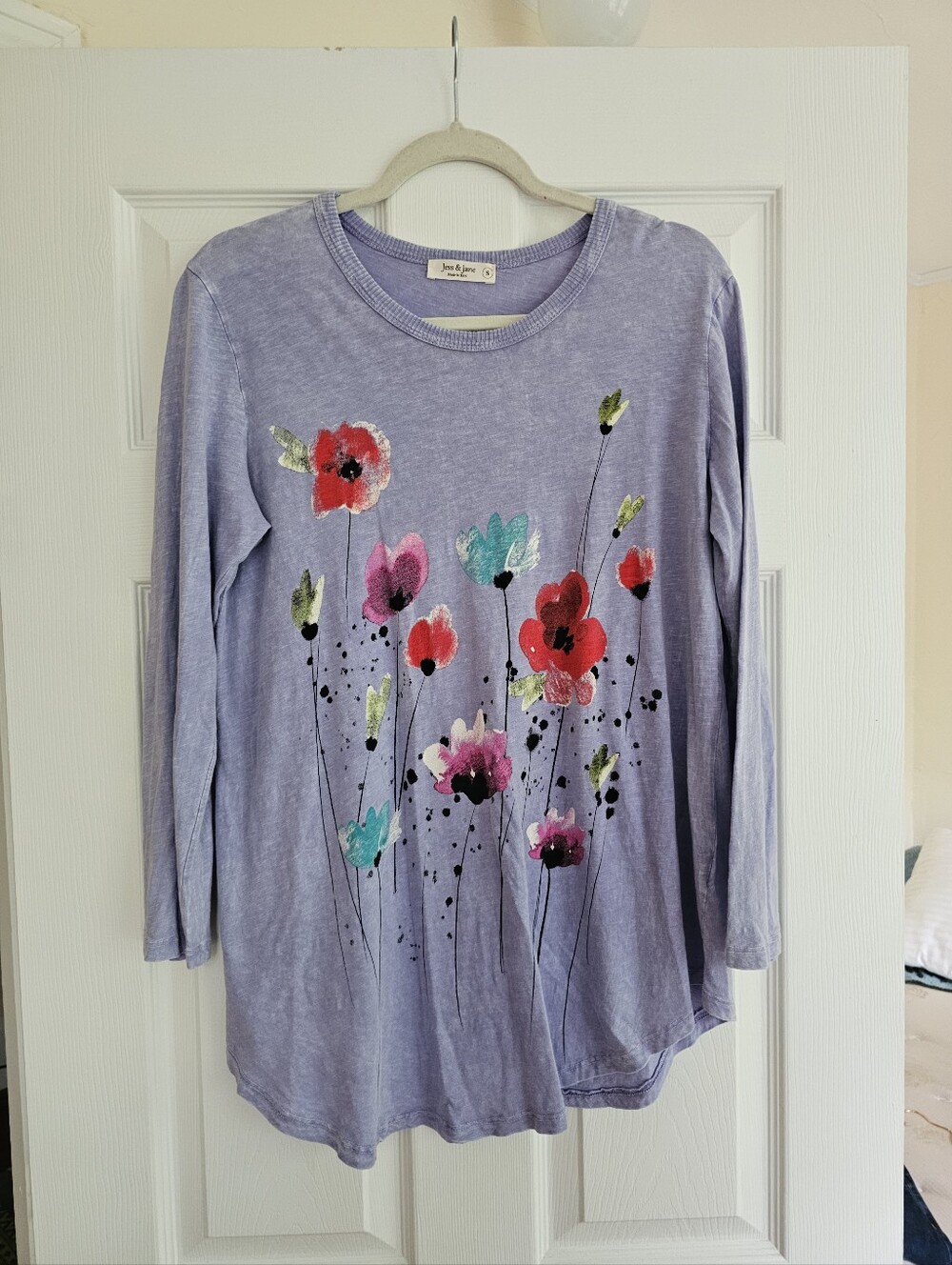 Jess & Jane Size Small Floral Graphic Top - Lavender Mineral Wash Lagenlook Knit